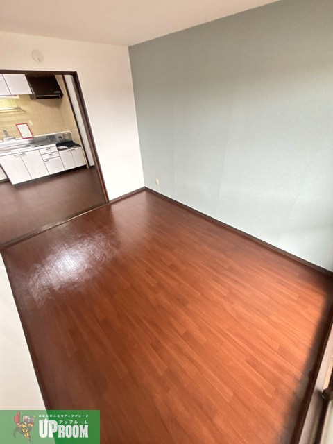 ソレアード川添の洋室