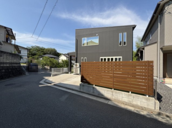 中古戸建　相田5丁目の前面道路含む現地写真