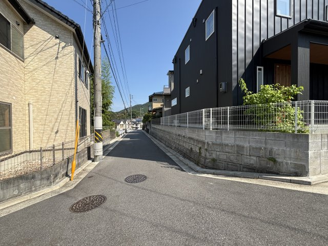 中古戸建　相田5丁目の前面道路含む現地写真