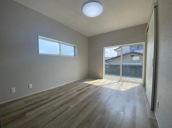 寒田南町1丁目　中古の洋室