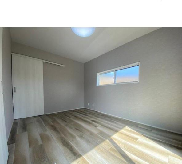 寒田南町1丁目　中古の洋室