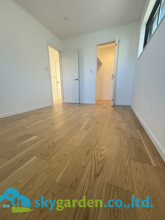 茅ヶ崎市萩園　新築戸建　全8棟1号棟の洋室