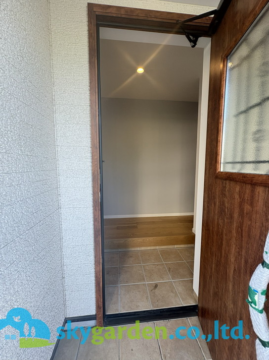 茅ヶ崎市萩園　新築戸建　全8棟1号棟の玄関