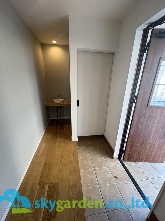 茅ヶ崎市萩園　新築戸建　全8棟1号棟の玄関