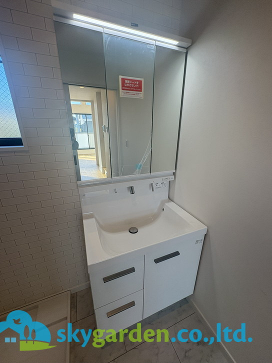 茅ヶ崎市萩園　新築戸建　全8棟1号棟の独立洗面台