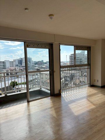 千葉県松戸市　区分マンションの居間・リビング