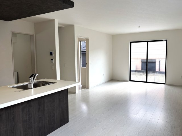 【居間・リビング】 | 池田市畑１丁目　新築戸建