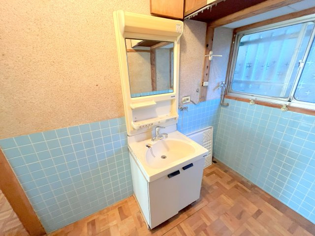 小浜町貸家の独立洗面台|新品に交換予定