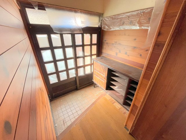 小浜町貸家の玄関