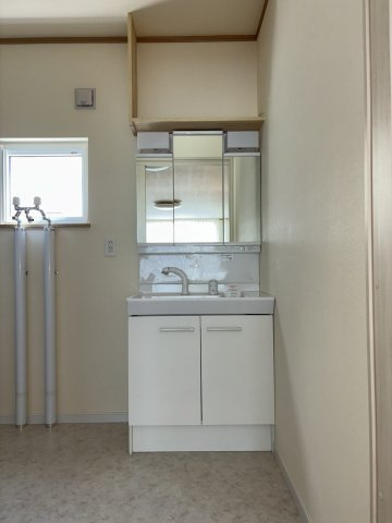 北見市小泉６７５番６１　新築平屋建　の独立洗面台
