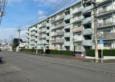 【外観】 | グランドハイツ相模原 | マンションの外観は非常に重要なポイントです！外観の善し悪しは資産価値に大きな影響を与えます。外観のいいマンションを購入することで、高値で売却がしやすく、買い手が見つかりやすいというメリットがあります。