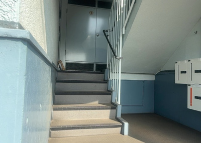 【その他共用部分】 | グランドハイツ相模原 | 共有部分は、住民なら誰もが使える設備のこと。例えば駐車場やエレベーター、インターネット設備、セキュリティ設備などがあります。他にも、マンションの廊下・外部階段やエントランス・ゴミ置き場などがあります。