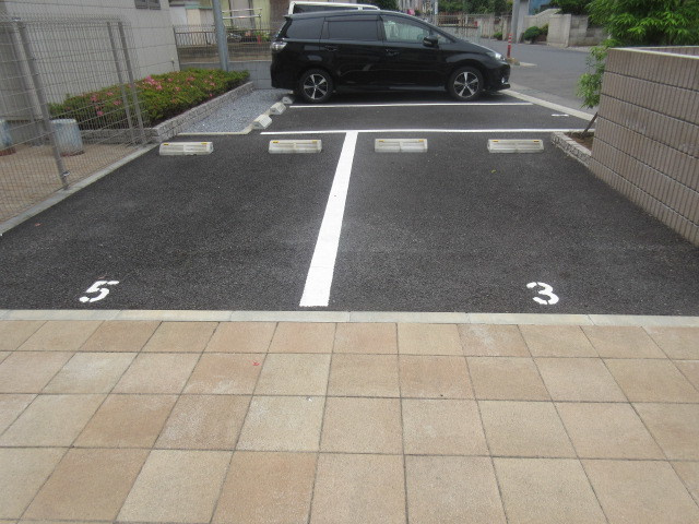 Ｍａｉｓｏｎ　ｄｅ　ＬＵＰＯ　メゾンドルポの駐車場|★敷地内駐車場★