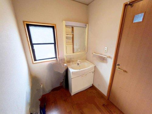 海南市小野田の洗面所