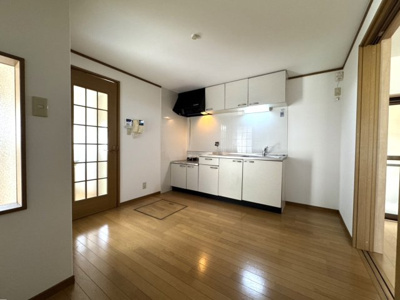 【居間・リビング】 | 紫野東御所田町貸家