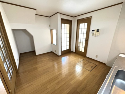 【居間・リビング】 | 紫野東御所田町貸家