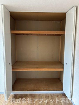 【その他】 | サンビレッジ21　B棟 | 東側の洋室6帖の収納