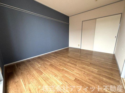 【寝室】 | サンビレッジ21　B棟 | 西側の洋室6帖