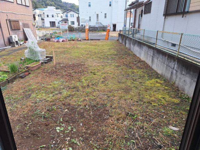 海南市山崎町二丁目の庭