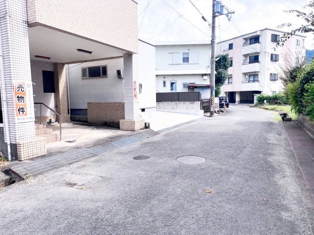 海南市山崎町二丁目の駐車場