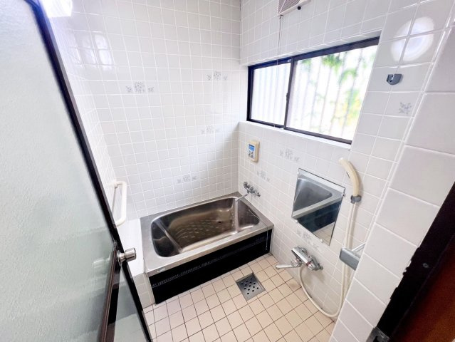 海南市山崎町二丁目の浴室