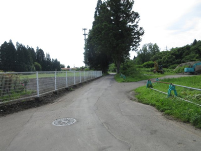 【前面道路含む現地写真】 | 大館市池内字上野123-3・土地物件