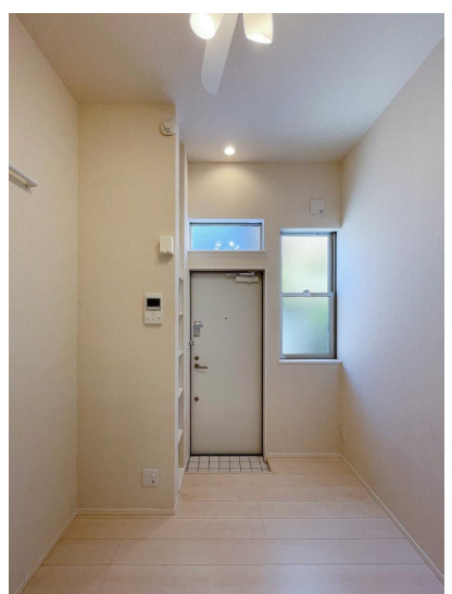 リージェンシー練馬A棟の玄関