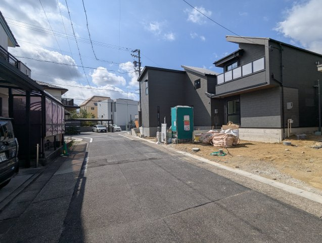 MELDIA名東区平和が丘の前面道路含む現地写真