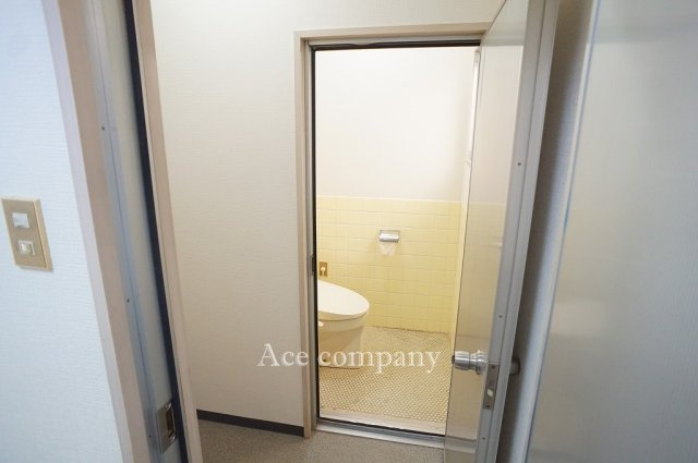 【トイレ】 | 平野区瓜破西1丁目 | 【2階：ROOM5】から続くトイレです。