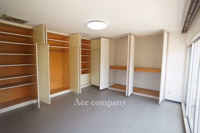 【寝室】 | 平野区瓜破西1丁目 | 【3階：洋室】収納豊富です！