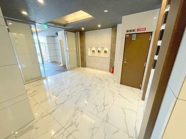 アバンティ淡路のエントランス