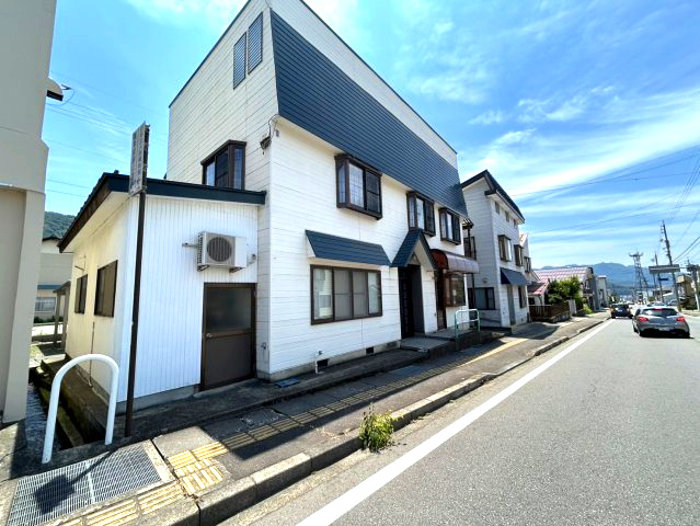 中古戸建　中野市諏訪町の外観