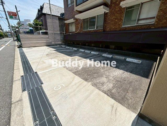 帝塚山中央マンションの駐車場