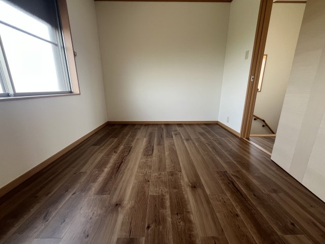 辻之戸建の洋室