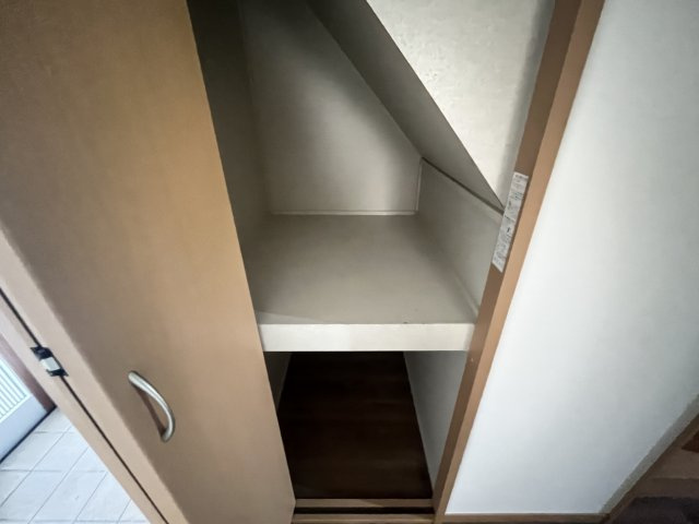 辻之戸建ての内装