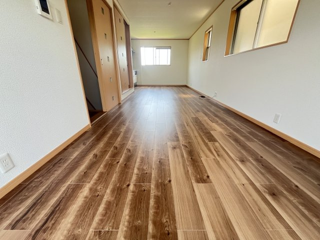 辻之戸建ての洋室