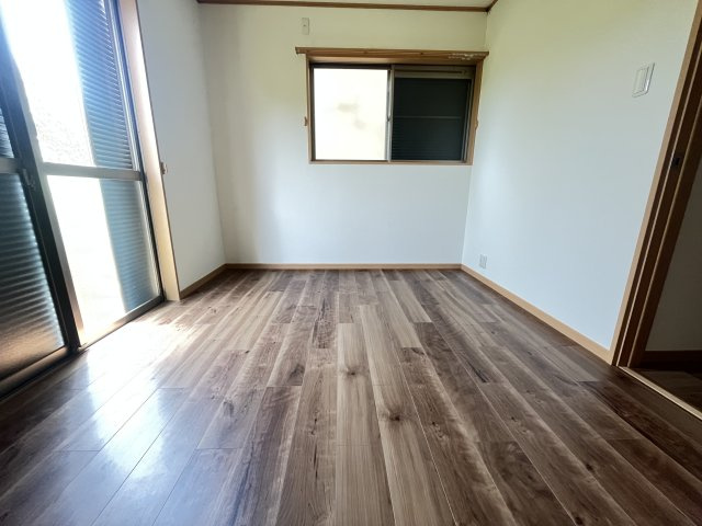 辻之戸建ての洋室