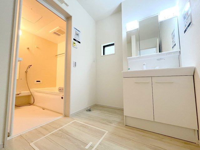 福生市南田園3丁目　新築戸建の独立洗面台