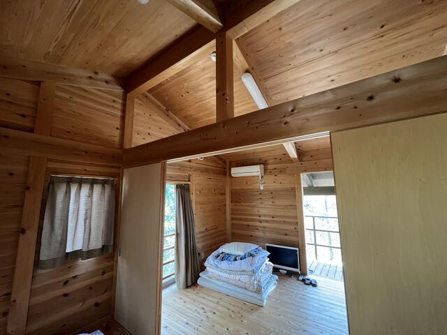 中津川市茄子川　戸建ての洋室