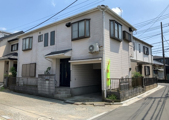 【外観】 | お持ちの車種によっては前面道路が広い方が便利でしょう。しかし、前面道路が広ければその分交通量が多くなるため、騒音などが気になる場合があります。実際に現地を見学し、周辺交通量や騒音などを確認しましょう！