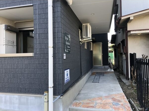 ロイヤルレジデンス高畑のエントランス