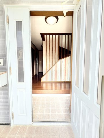 売中古戸建　中央区舞阪町舞阪のエントランス|シンプルできれいな玄関先です。