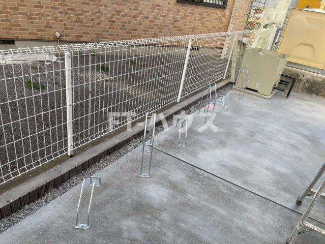 リマペル幕張の駐車場