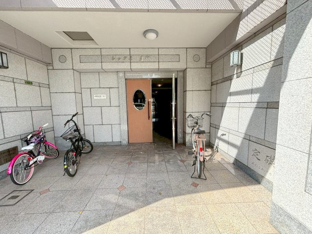 レックス豊新のエントランス