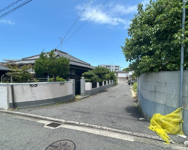 岸和田市小松里町土地の前面道路含む現地写真|前面道路　幅員約4.7ｍ