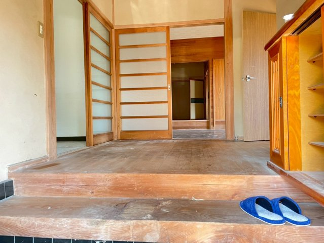 潮来中古戸建の玄関