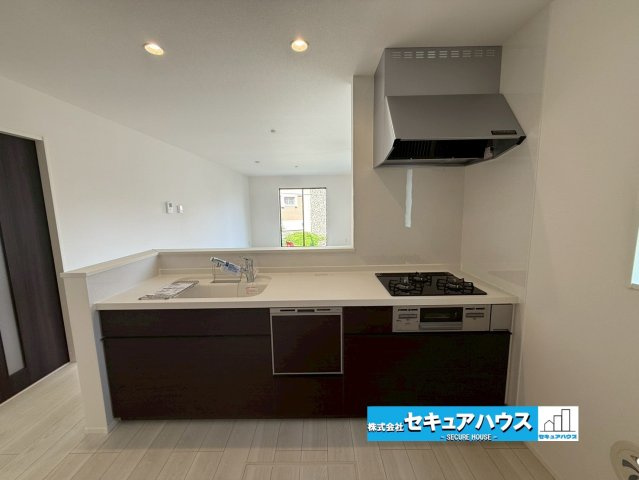 名古屋市緑区神沢　全1棟の内観：施工例|（キッチンイメージです）
■株式会社　セキュアハウス■
住宅ローンに強く、知識、経験豊富なスタッフ在籍
お客様に寄り添い、ご成約後もサポート致します。