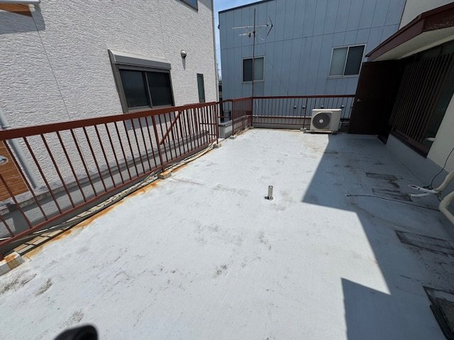 摂津市鳥飼本町4丁目　店舗の駐車場