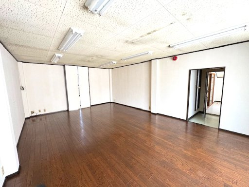 摂津市鳥飼本町4丁目　店舗の居間・リビング