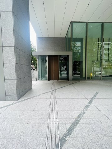 クラッシィタワー新宿御苑のエントランス